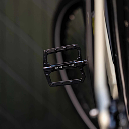XLC pedale Flat Pedal PD-M29 crne sa reflektorom